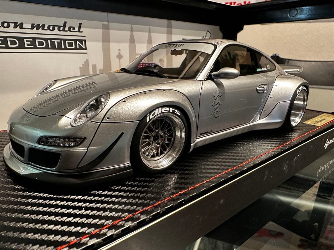 RWB997 ignition model1/18 シルバーオートサロン限定