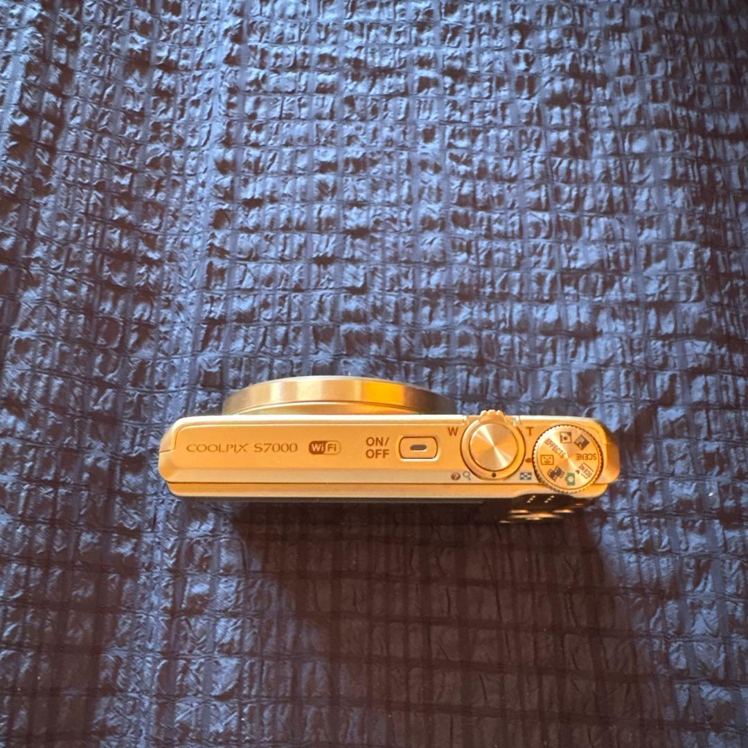 Nikon COOLPIX S7000 Gold 7* パクトデジタルカメラ