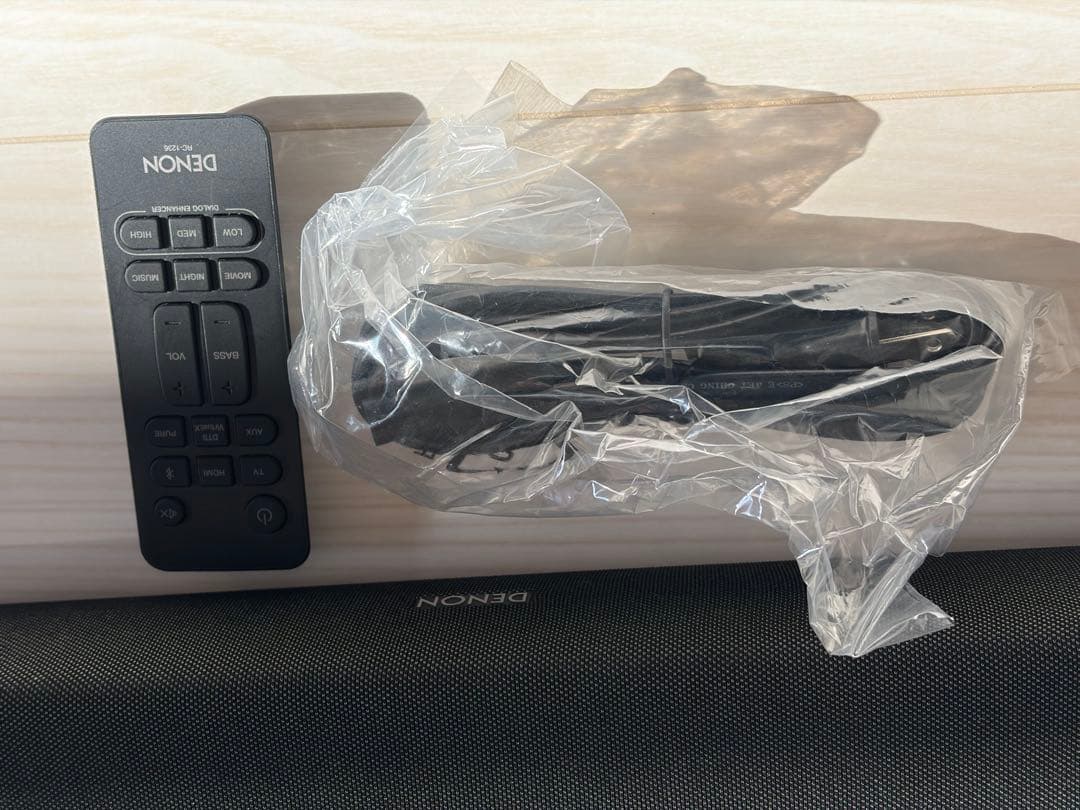 DENON サブウーハー内蔵サウンドバーDHT-C200