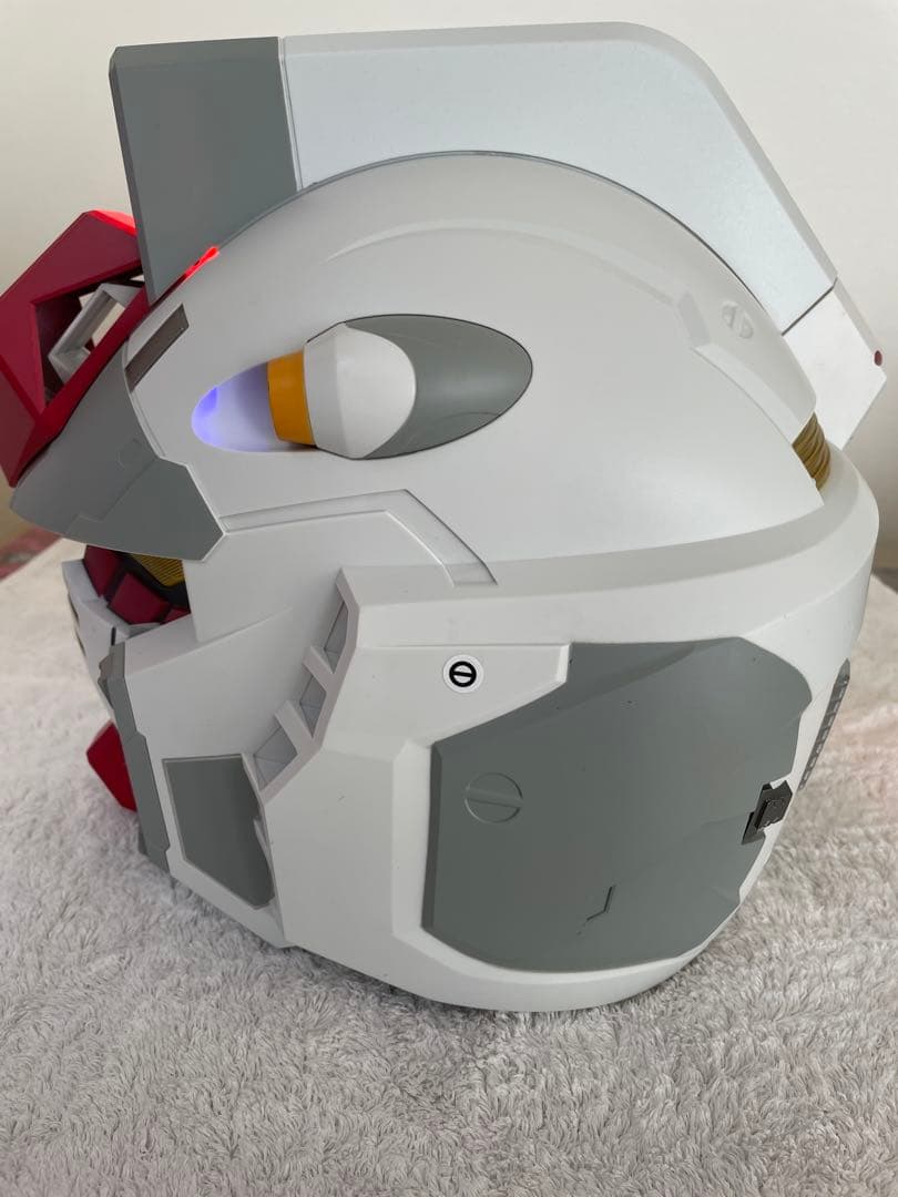 【新品未使用】ガンダム Rx-78 アクションヘルメットマスク(台座付き)