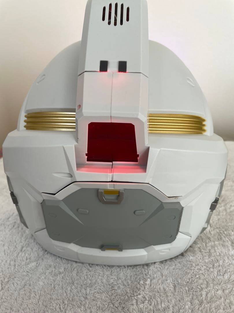 【新品未使用】ガンダム Rx-78 アクションヘルメットマスク(台座付き)