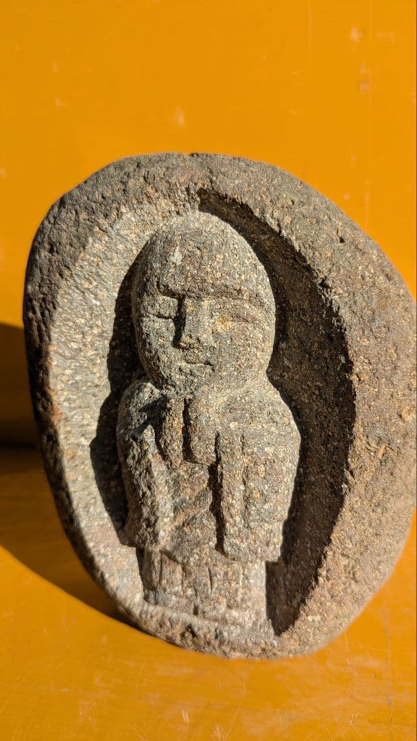 石仏、地蔵、合掌地蔵、自然石地蔵、日本人による彫刻、倉田辰彦作