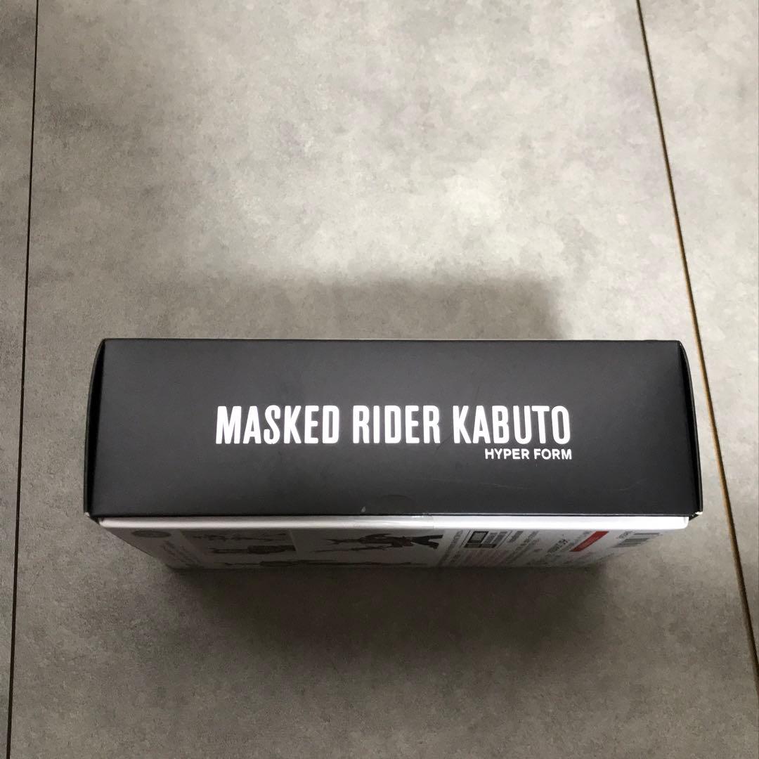 仮面ライダーカブト　ハイパーフォーム　フィギュアーツ