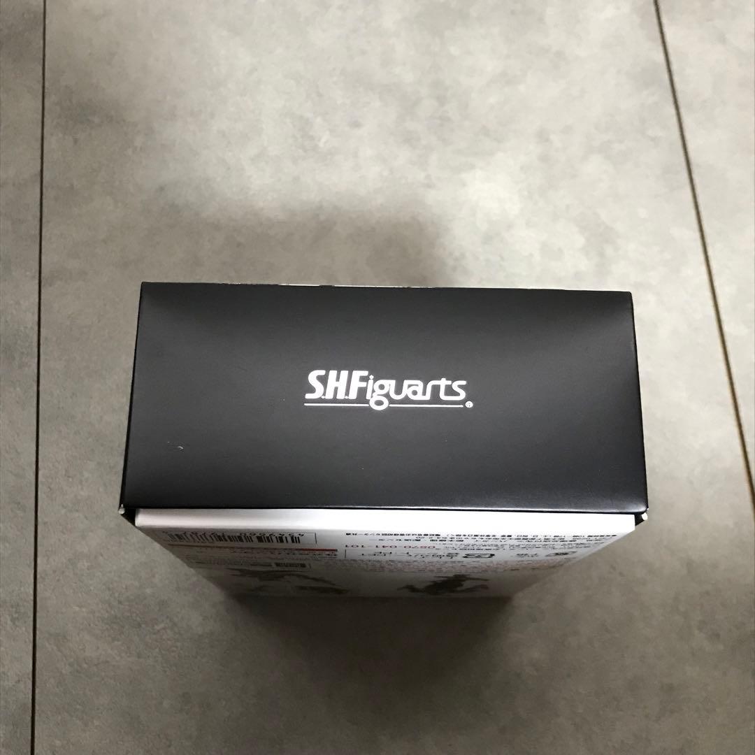 仮面ライダーカブト　ハイパーフォーム　フィギュアーツ