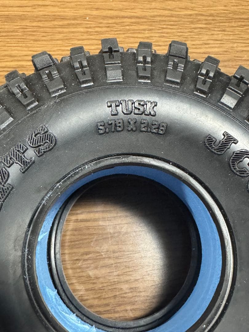 Axial SCX10 JCONCEPTS Tusk 2.2タイヤ