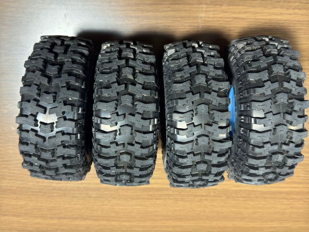 Axial SCX10 JCONCEPTS Tusk 2.2タイヤ