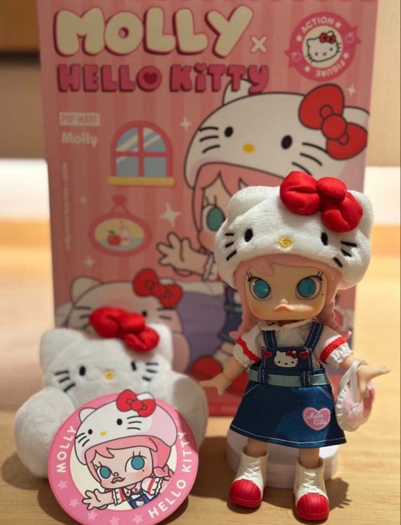 POP MART MOLLY × ハローキティ アクションフィギュア 限定版