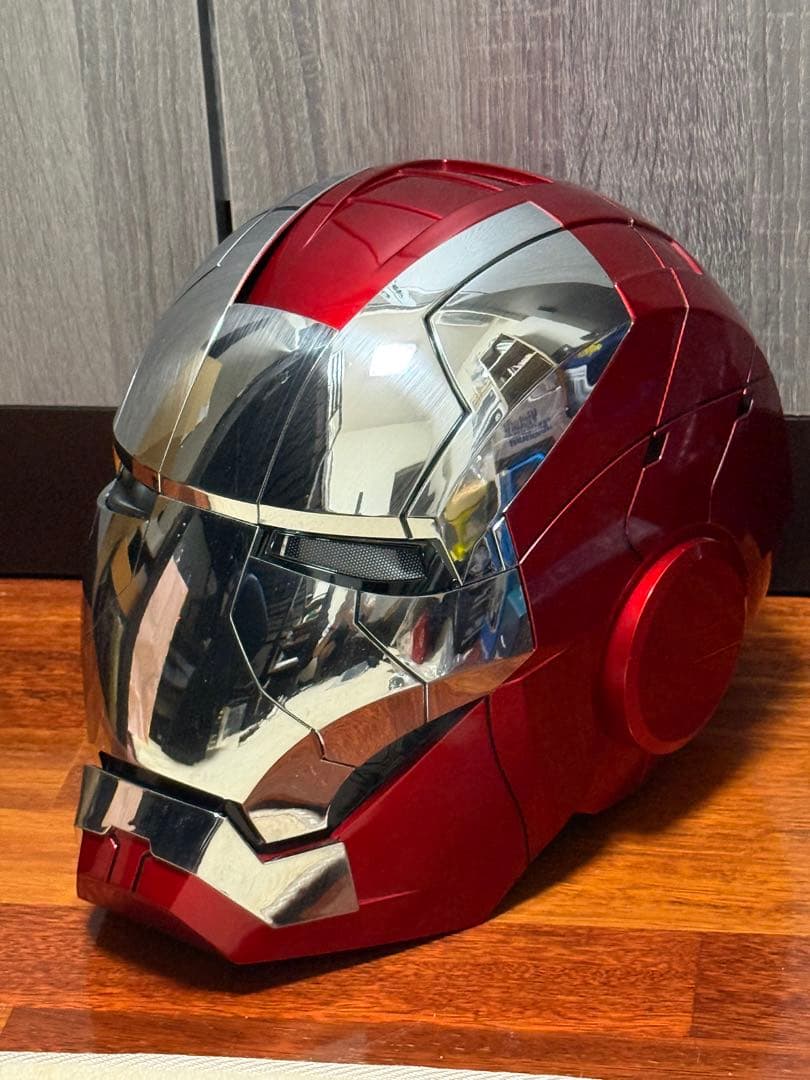 アイアンマンmark５ヘルメット　mark4フィギュア付き