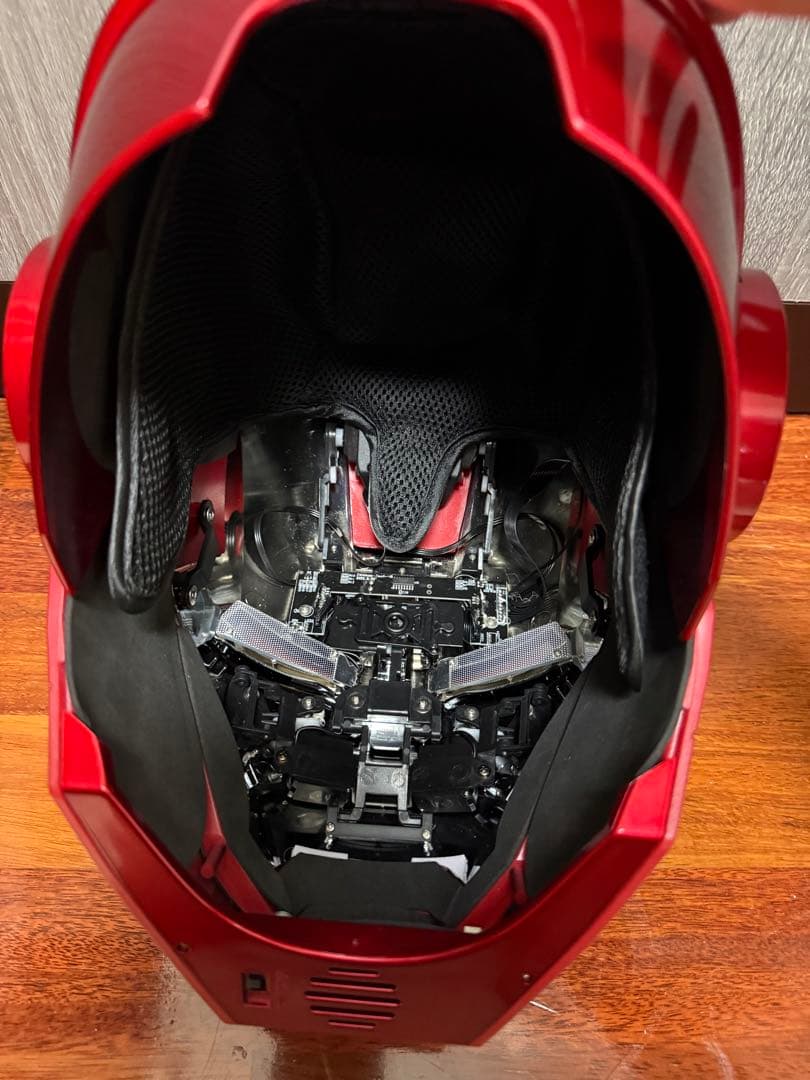 アイアンマンmark５ヘルメット　mark4フィギュア付き