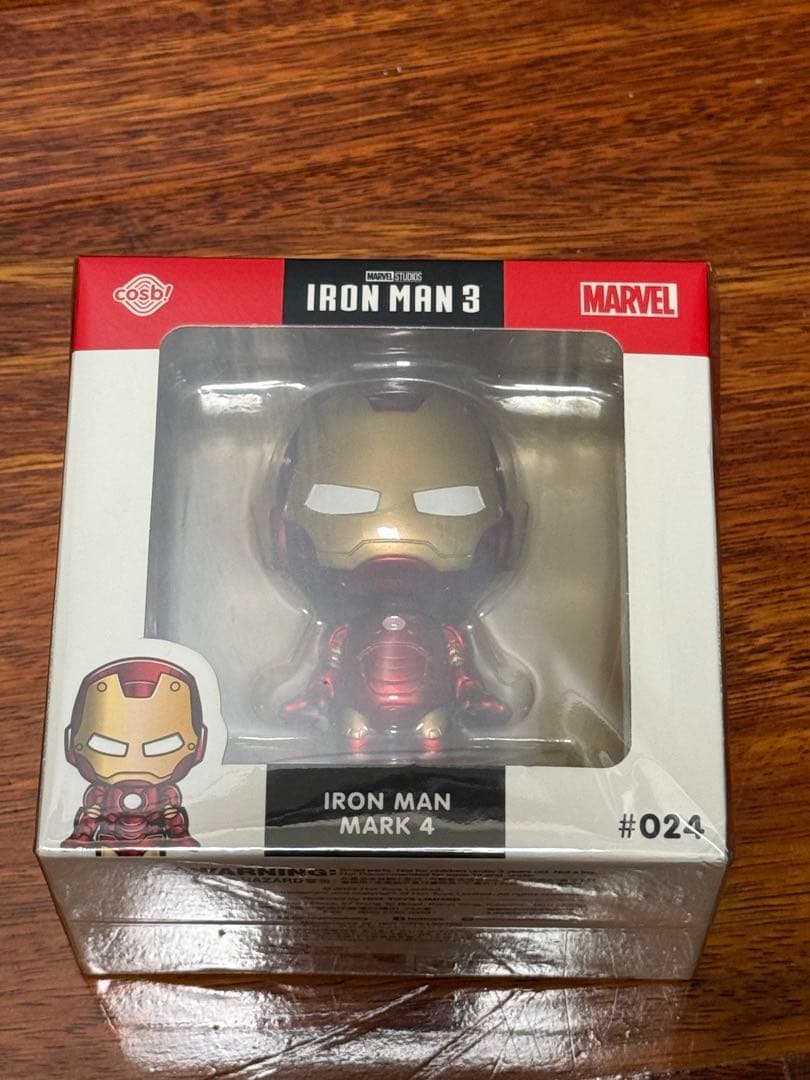 アイアンマンmark５ヘルメット　mark4フィギュア付き