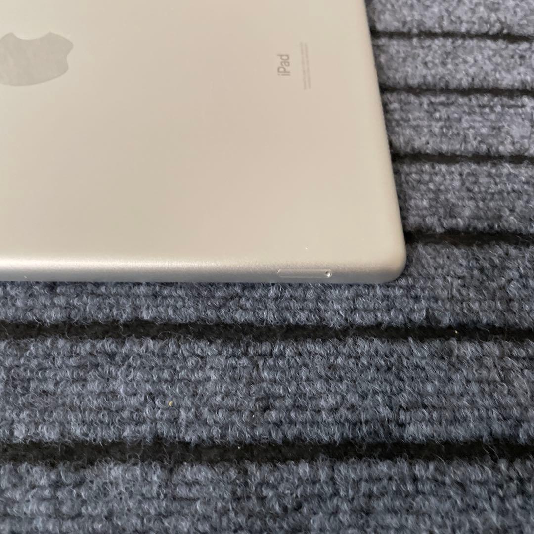 97【早い者勝ち】 iPad 8世代 32GB シルバー