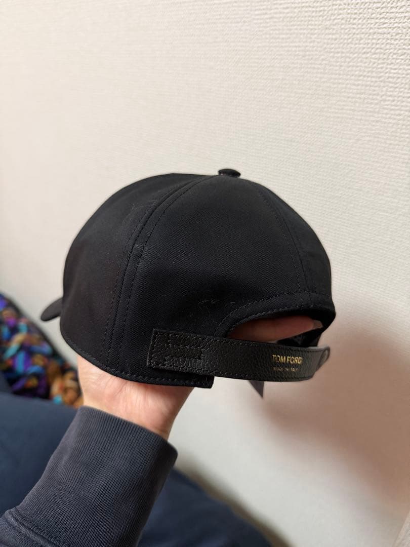 TOM FORD 黒キャップ