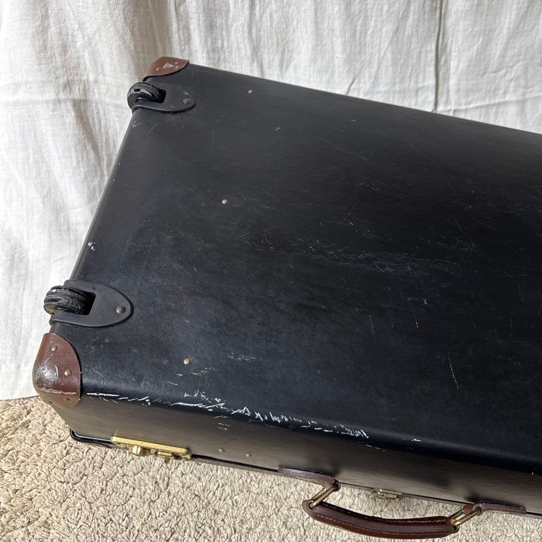 グローブトロッター大型黒いキャリーケース