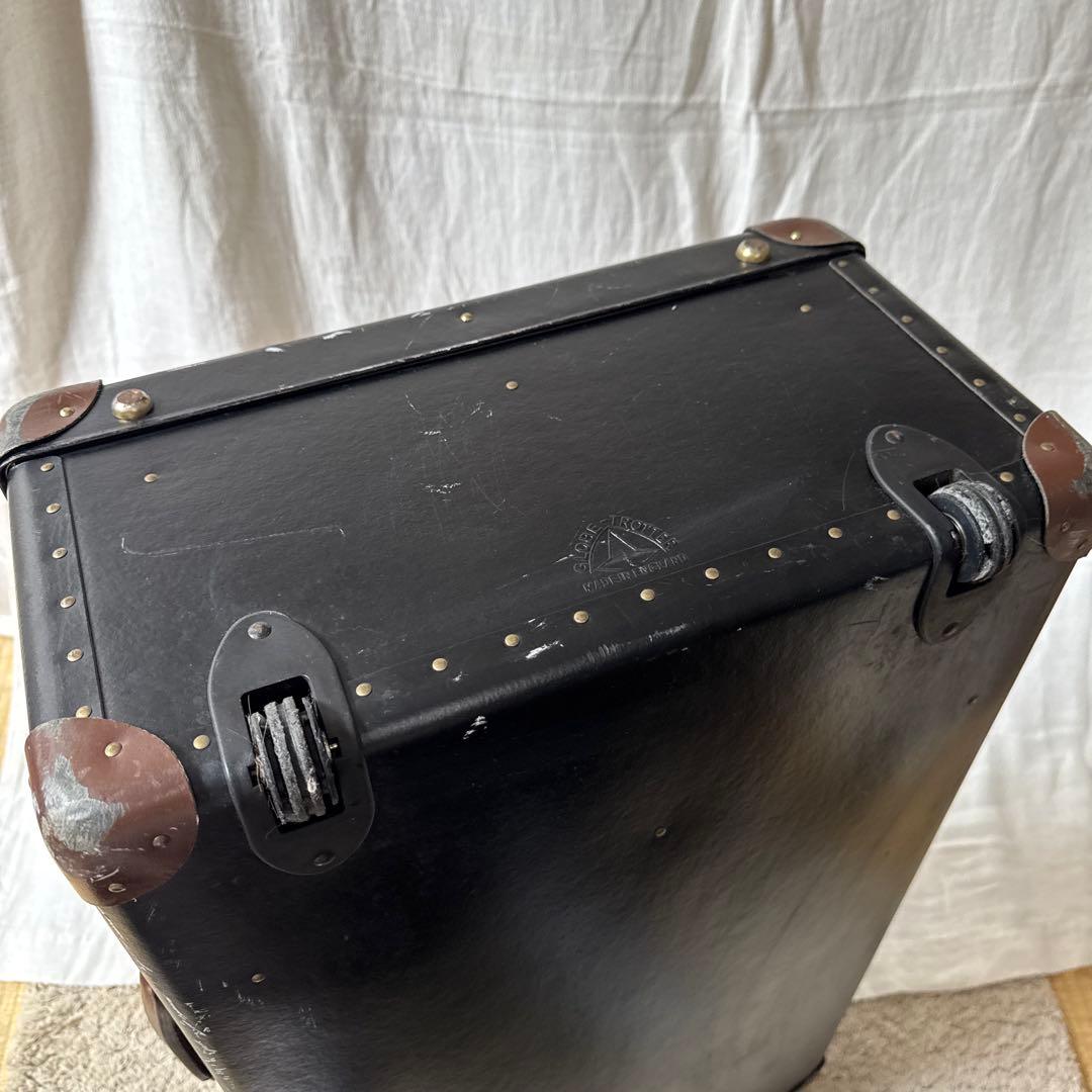 グローブトロッター大型黒いキャリーケース