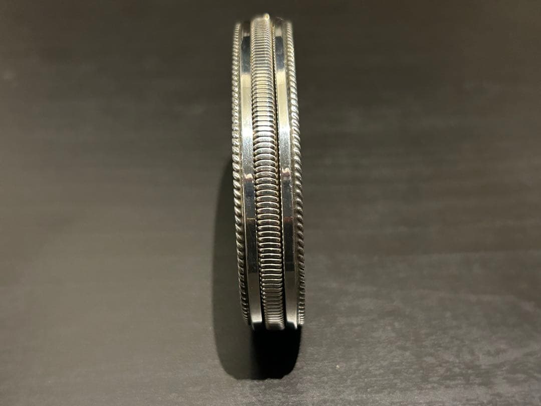 ナバホ Taheスターリングシルバー バングル