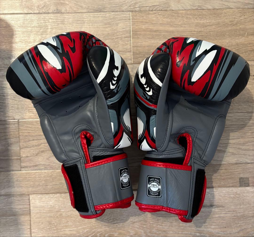 TWINS ボクシンググローブ 16 oz