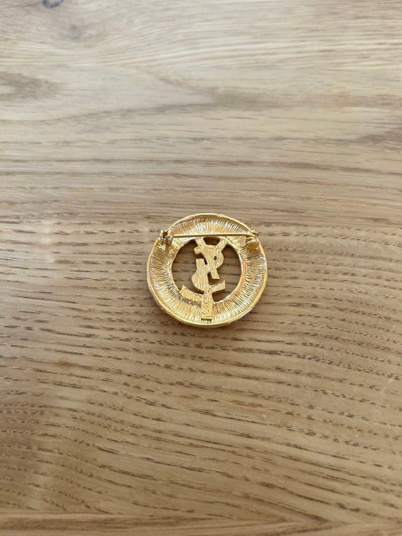 イヴサンローラン ブローチ