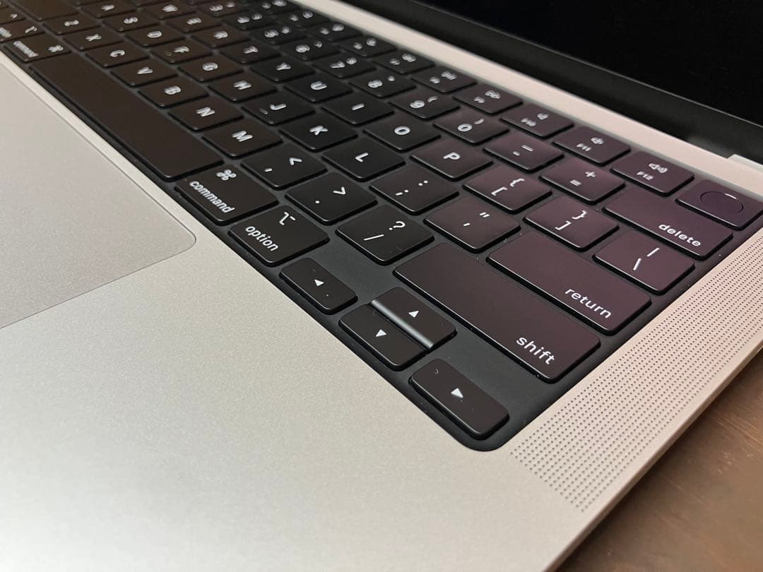 美品 MacBook Pro M3 16GB 1TB SSD US配列キーボード