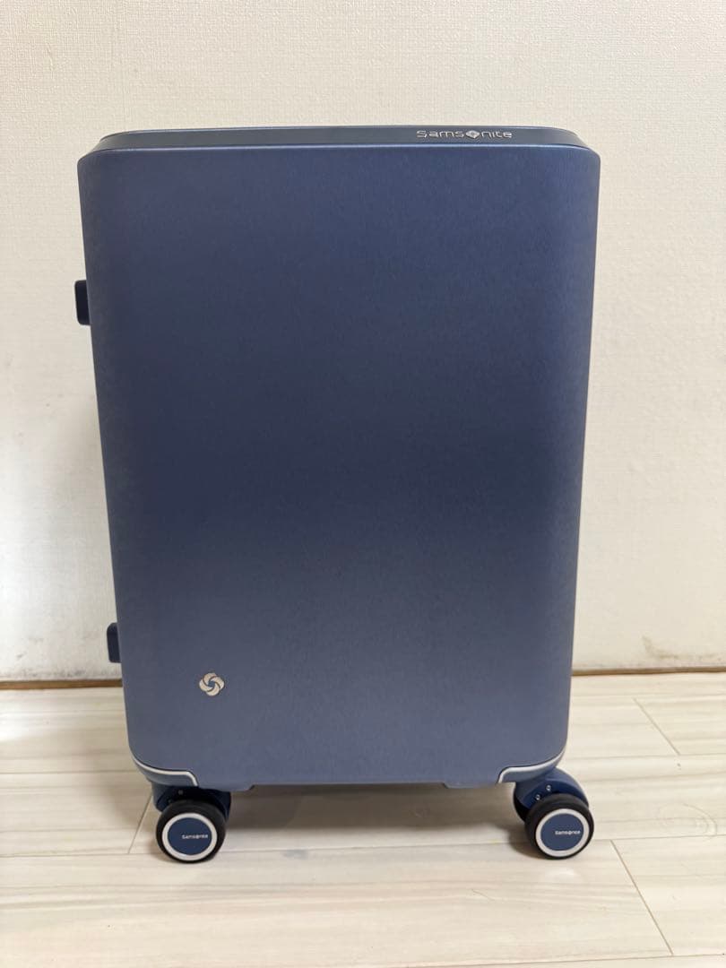 SAMSONITEサムソナイト　EVOA ZエヴォアZ DeepBlue
