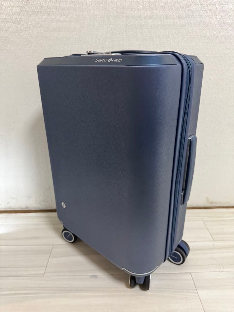 SAMSONITEサムソナイト　EVOA ZエヴォアZ DeepBlue