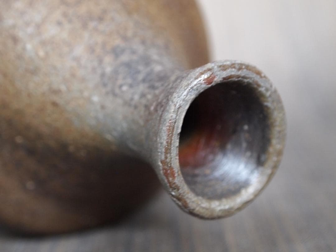 高力芳照【師：金重素山、金重有邦】★備前（窯変）徳利B★共箱・布・栞