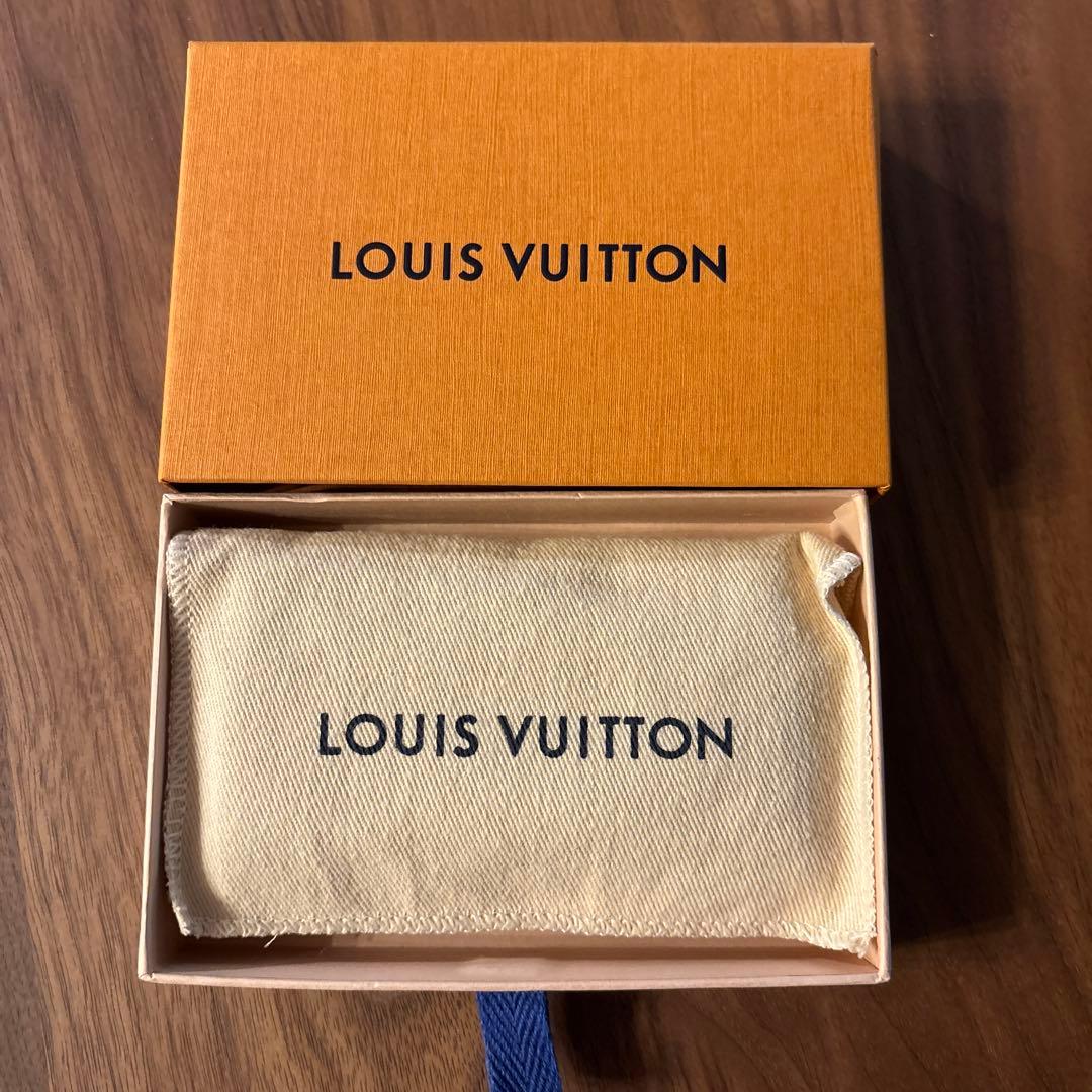 S*I様 【美品】LOUIS VUITTON 濃紺 エピレザー キーケース　キー