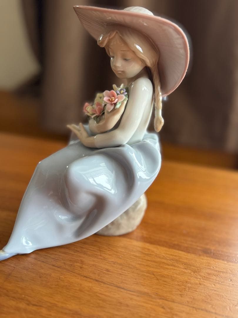 LLADRO リヤドロ・花の香りに包まれて　置物