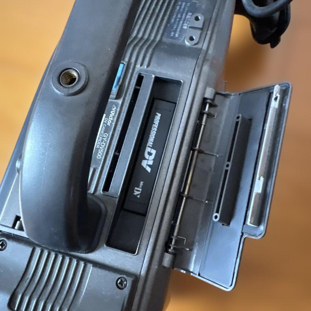 Victor 業務用ビデオカメラ GY-DV500 充電器付き