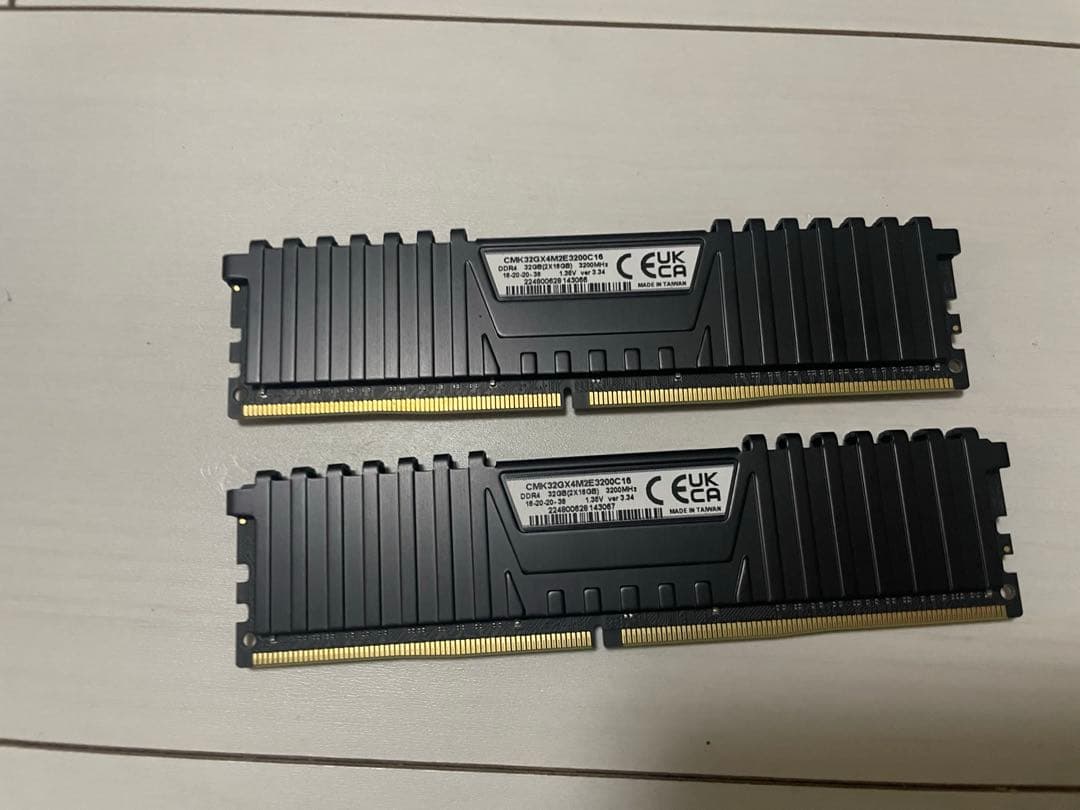 Corsair DDR4 VENGEANCE 3200Mhz 32gセット