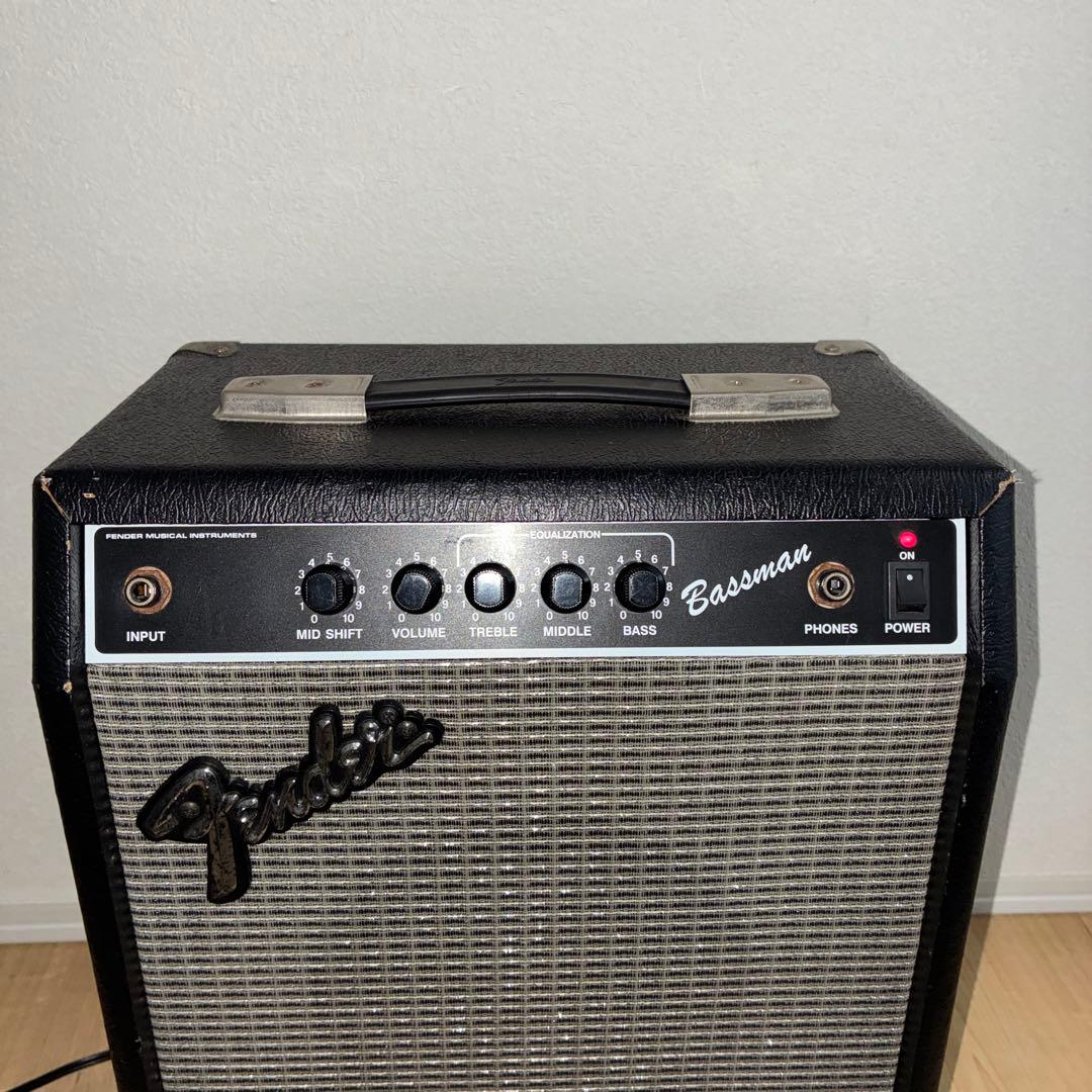 小型アンプ　Fender bassman ampギターアンプ　シールドおまけ