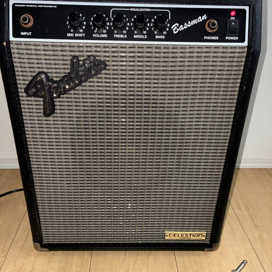 小型アンプ　Fender bassman ampギターアンプ　シールドおまけ