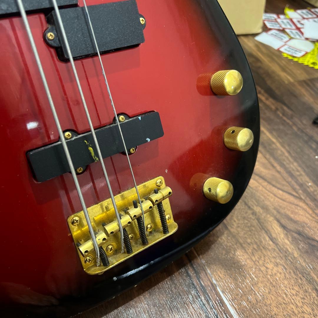 メンテナンス済♥️アンボイ ベースギター レッド ブラック ギター ベース