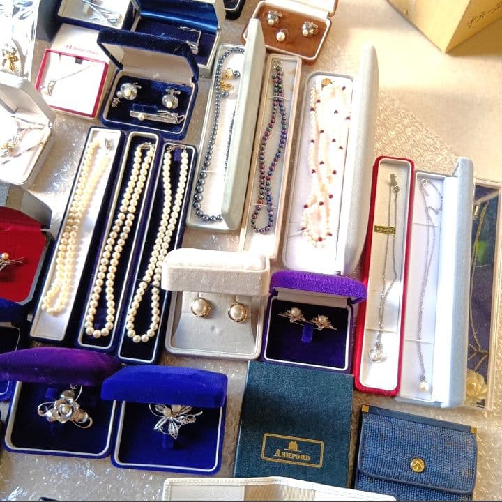 整理品ミキモトTASAKIバーバリーGUCCI財布サングラスFEILERパール