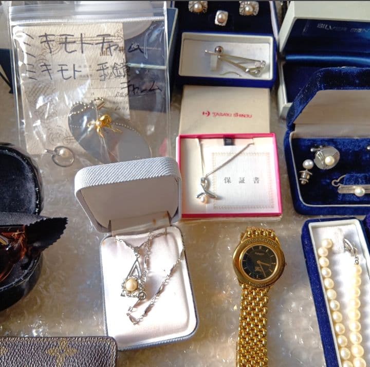 整理品ミキモトTASAKIバーバリーGUCCI財布サングラスFEILERパール