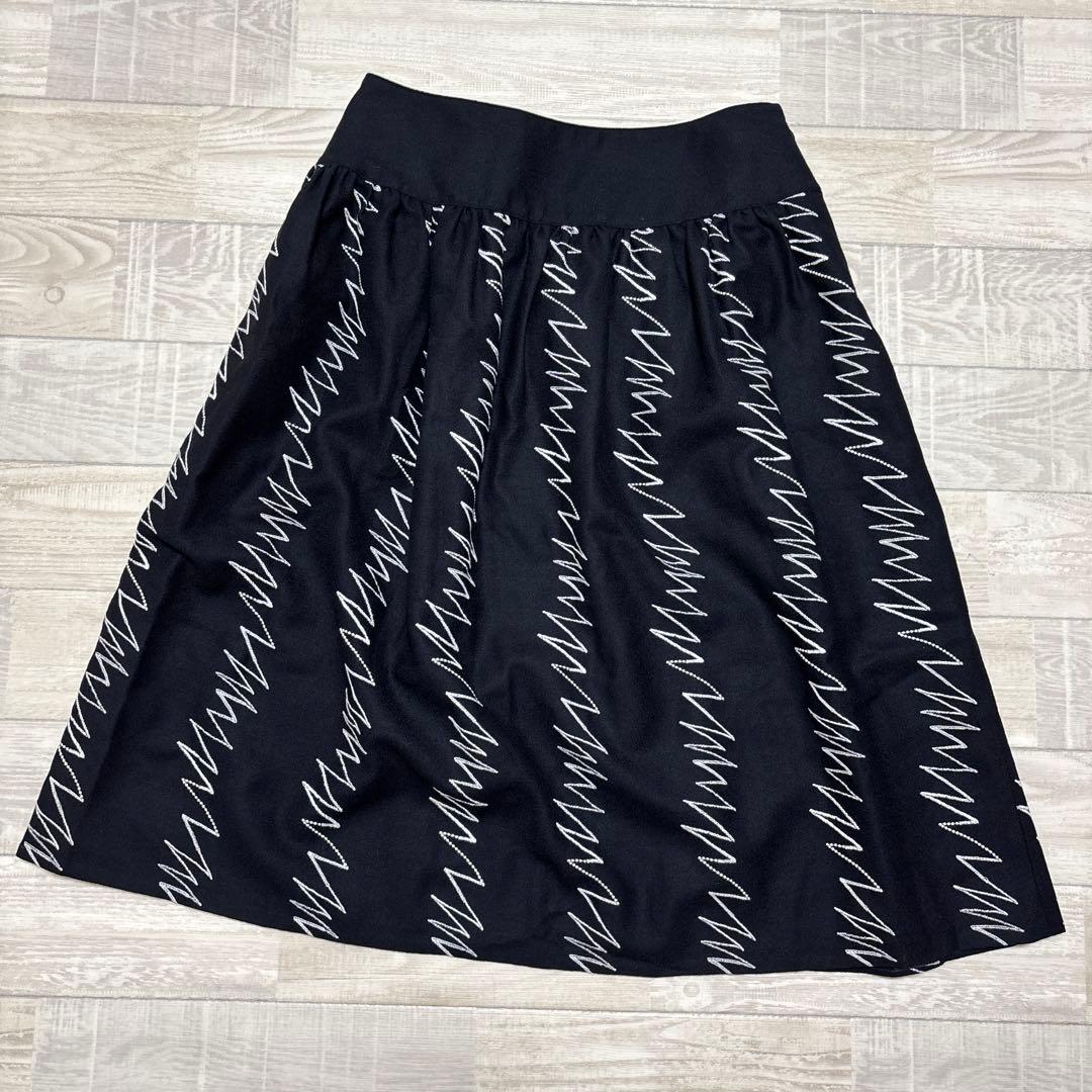 サリースコット　刺繍スカート　新品タグ付き　極美品　大きめサイズ