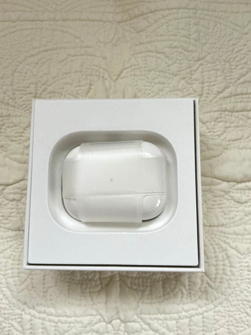 AirPods Pro 第2世代　充電ケース・Lightningケーブル付き