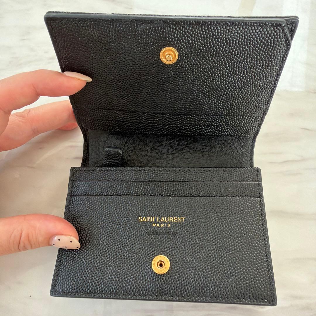 【ハルイロ】　　極美品イヴ・サンローランYSL レザー二つ折り財布 黒