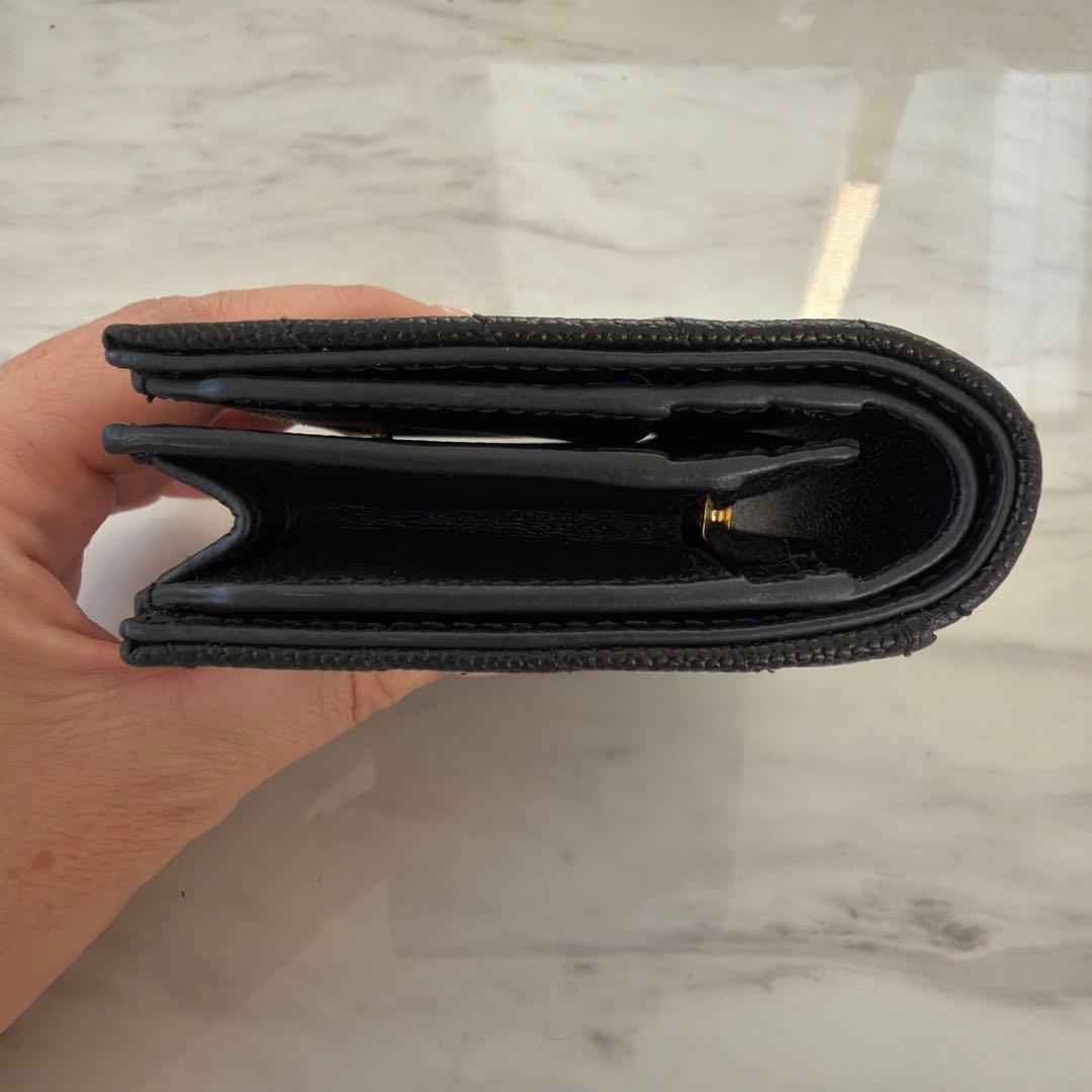 【ハルイロ】　　極美品イヴ・サンローランYSL レザー二つ折り財布 黒