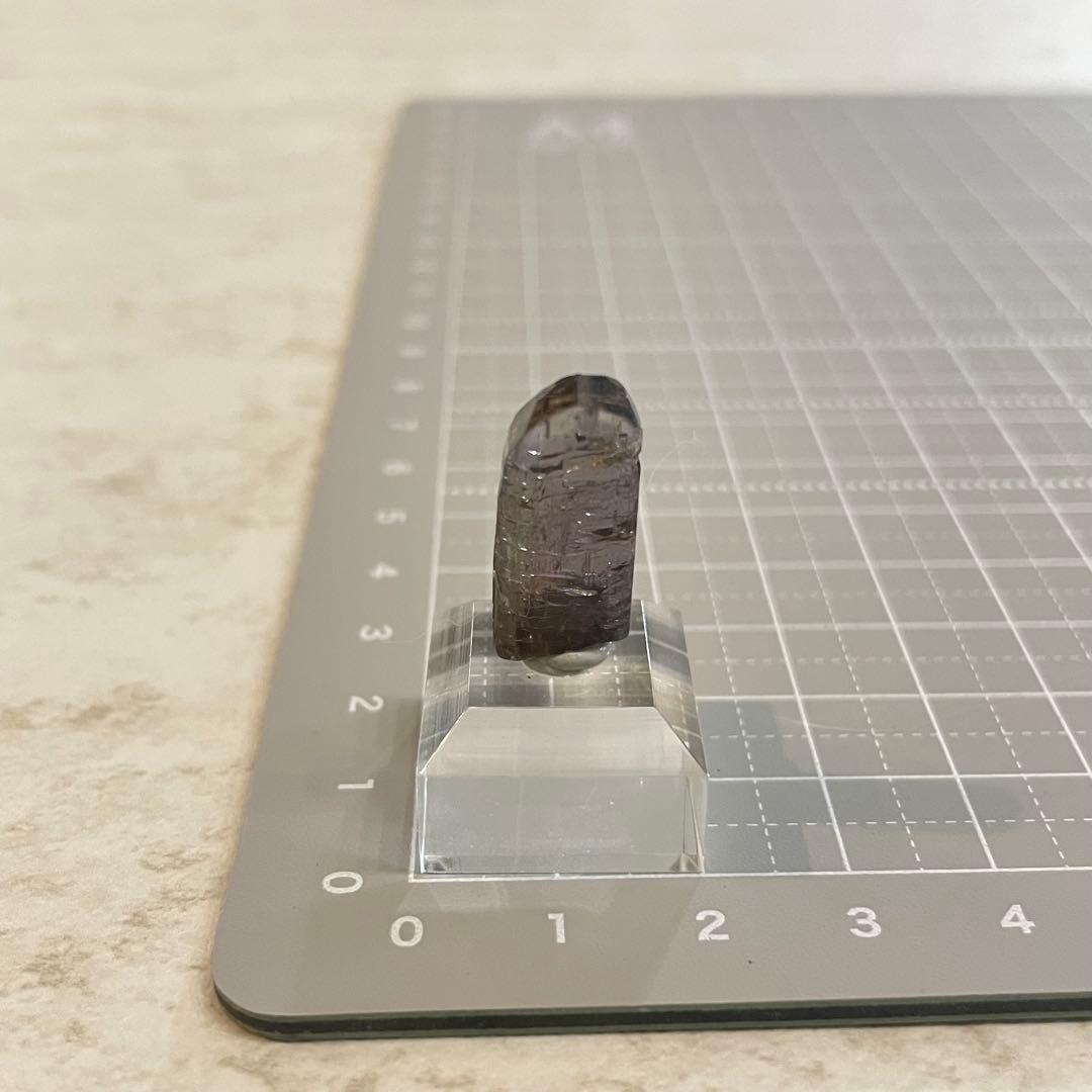 (25808) タンザニア産 非加熱 タンザナイト 鉱物標本 原石