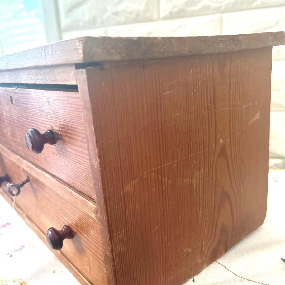 イギリスアンティーク　オールドパイン　鍵付きスモールチェスト