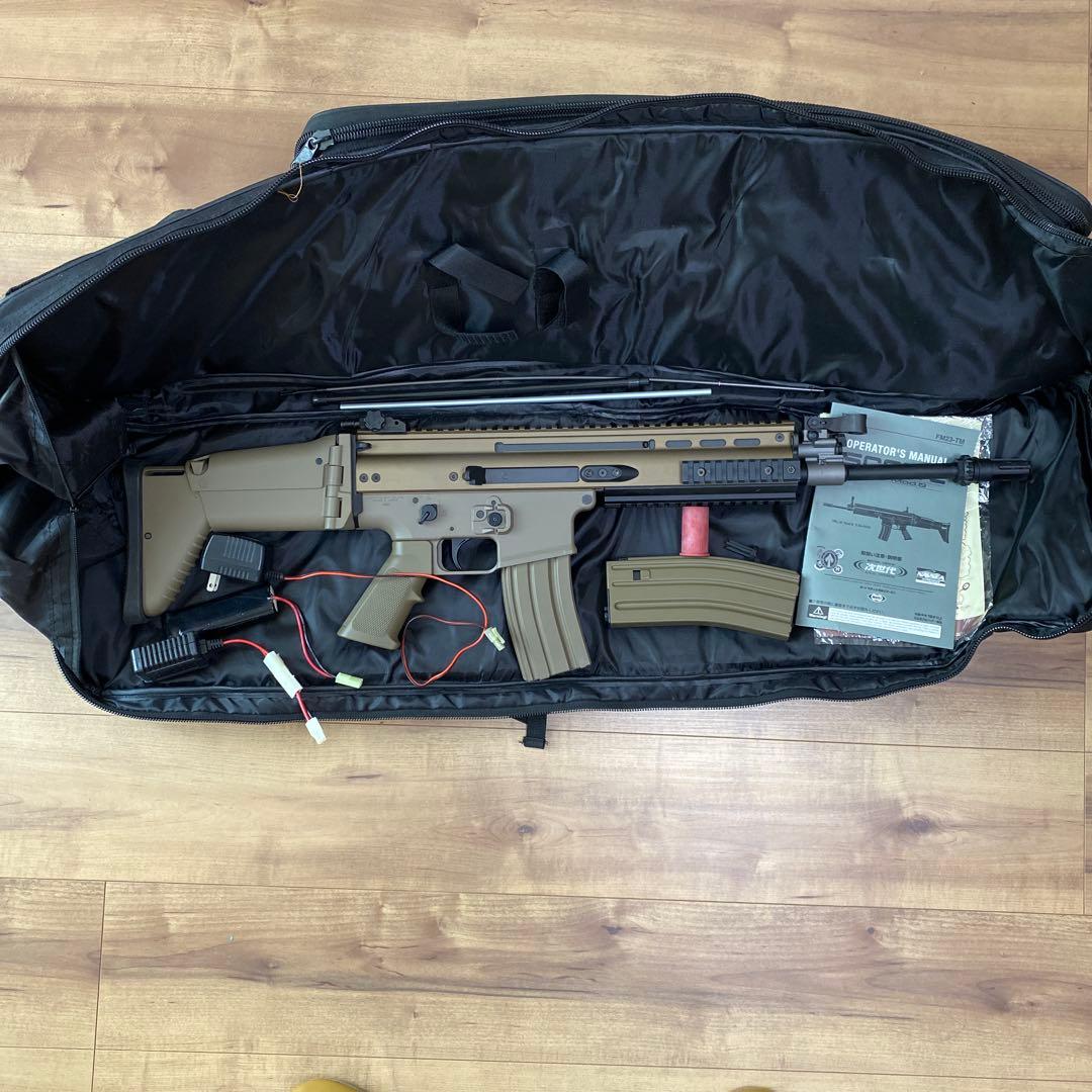 次世代電動ガン東京マルイ SCAR-L バッテリー充電器　マガジン付き