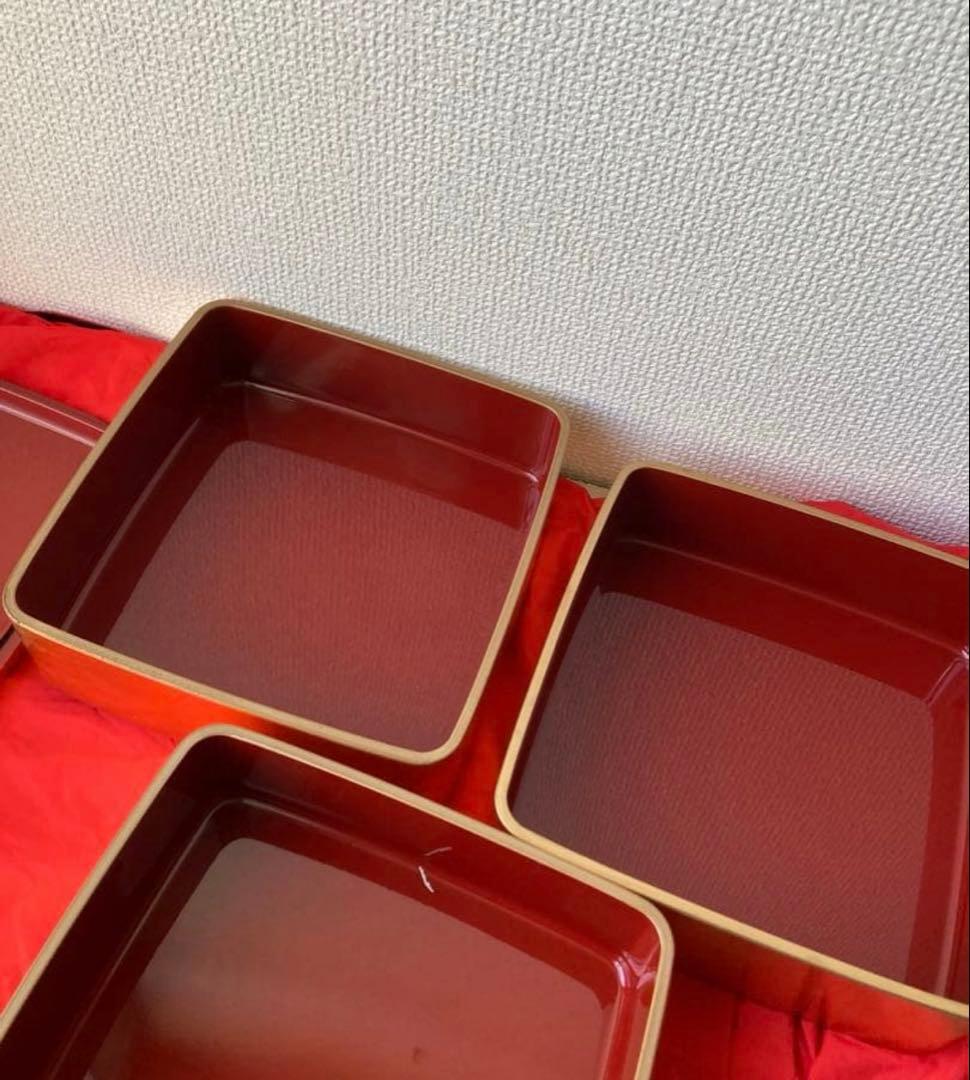 新品未使用　お重箱　お正月　金箔　松竹梅　迎春　朱塗り　螺鈿　貝　アンティーク