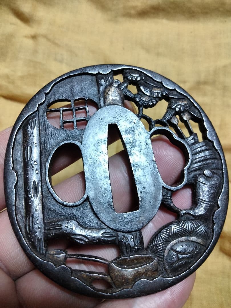 ♦最終価格♦　鉄鍔　鐔　(茶の湯透かし)　江戸時代　武州　箱付き