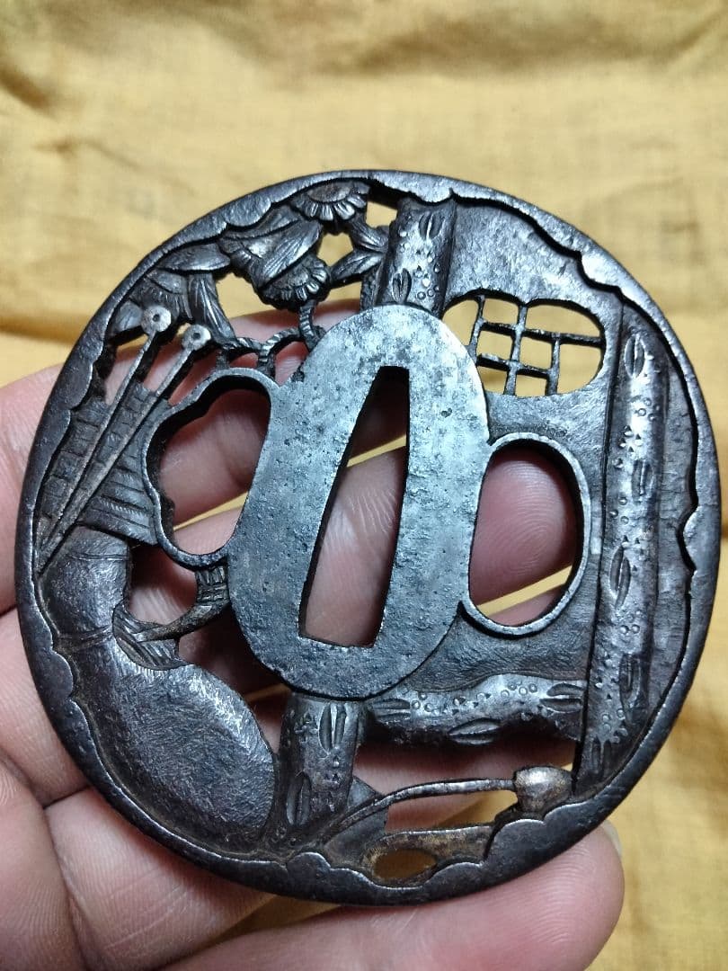 ♦最終価格♦　鉄鍔　鐔　(茶の湯透かし)　江戸時代　武州　箱付き