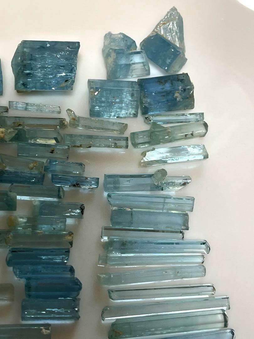 天然アクアマリン原石ロット - 結晶美と透明感 203.25ct ベトナム産
