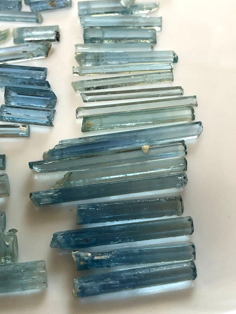 天然アクアマリン原石ロット - 結晶美と透明感 203.25ct ベトナム産