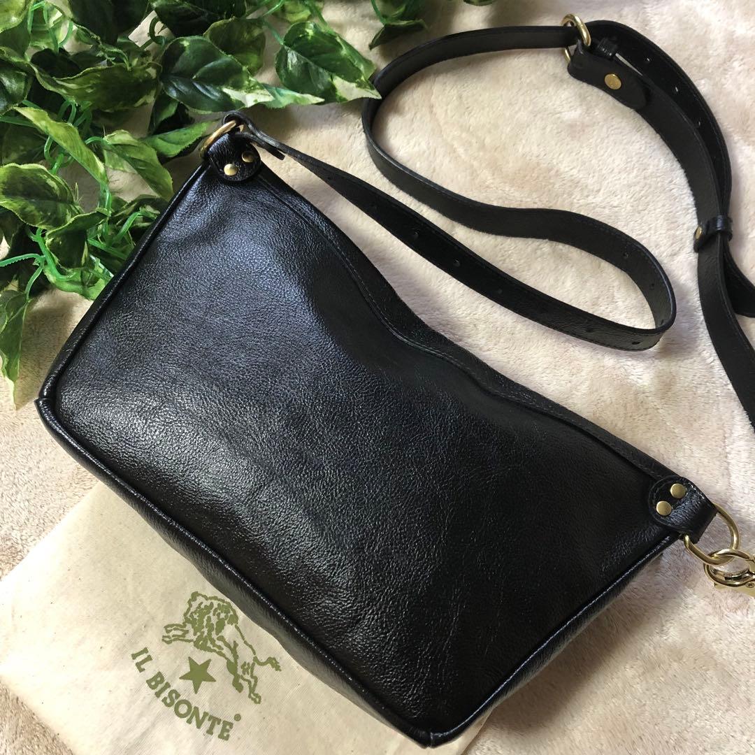 くろ　未使用♡ イルビゾンテ　クロスボディバッグ　ブラック　オールレザー