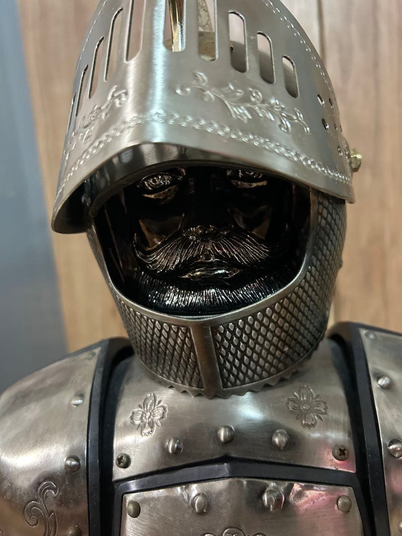 騎士の鎧 金属製 ニッカウイスキー 置物