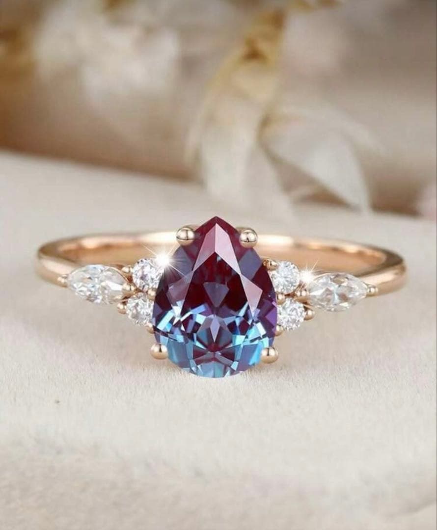 12号くらい パープルサファイア 青と紫が混じった綺麗な宝石 18Kモアサナイト