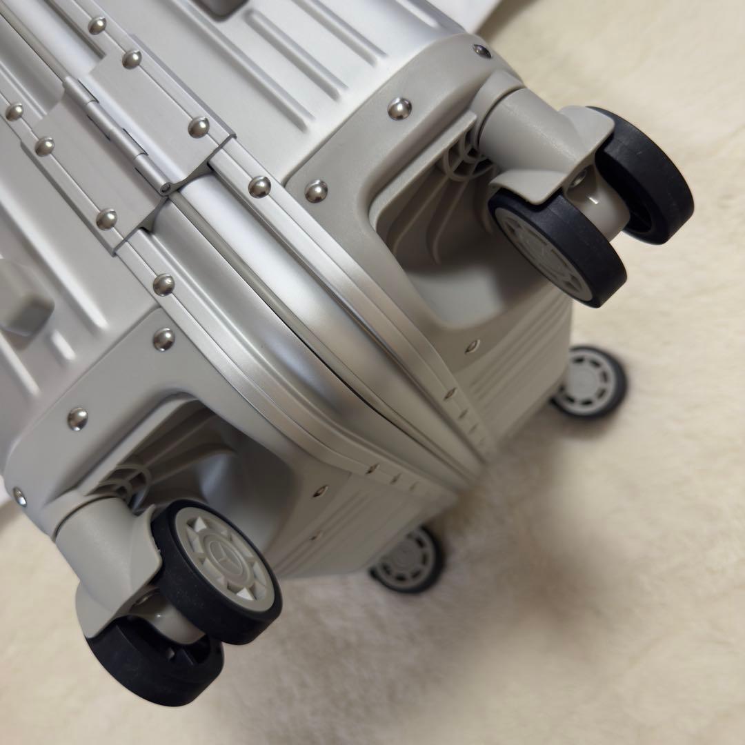 新品未使用メルセデスベンツ　アルミボディーキャリーケース4輪TASロック保存袋